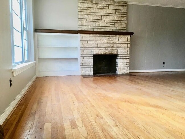 property at 1307 Melrose Dr