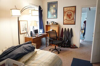 58 Mansfield St, Unit 3 in Boston, MA - Foto de edificio - Building Photo