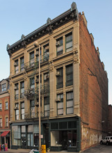 338-344 W 4th St in Cincinnati, OH - Foto de edificio - Primary Photo