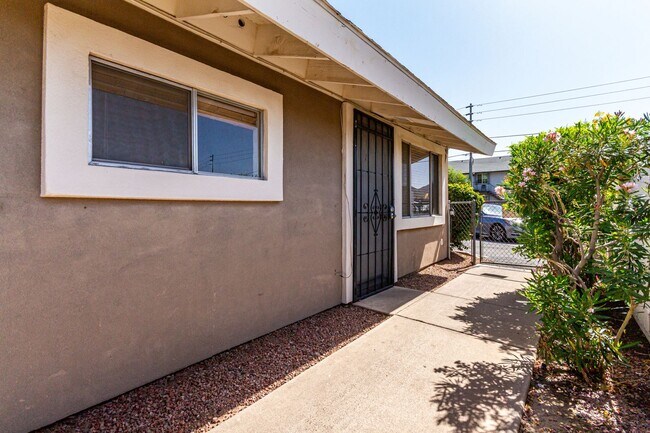 9230 North 8th St in Phoenix, AZ - Building Photo - Building Photo