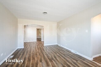 9358 S Richmond Ave in Evergreen Park, IL - Foto de edificio - Building Photo