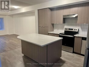 1525 Kingston Rd in Pickering, ON - Building Photo - Building Photo