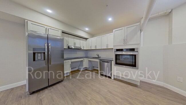 2 Ayr Rd, Unit E in Boston, MA - Building Photo - Building Photo