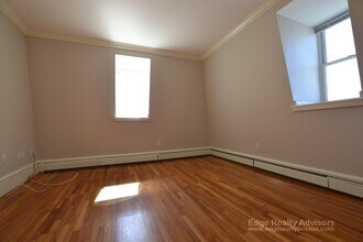 43 Bigelow St, Unit 3 in Boston, MA - Foto de edificio - Building Photo