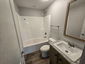 302 Louva Ln in Mankato, MN - Building Photo - Building Photo