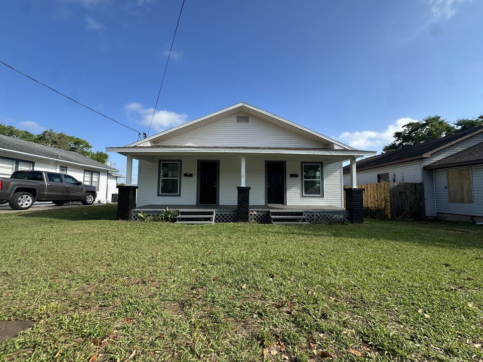 38039 Church Ave in Dade City, FL - Building Photo