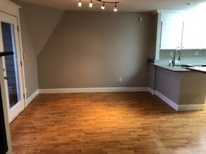 9350 Redmond - Woodinville Rd NE in Redmond, WA - Building Photo - Building Photo