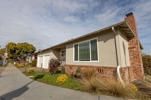 700 N Humboldt St in San Mateo, CA - Building Photo