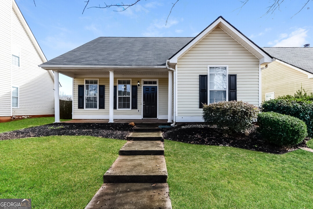 1255 Lafayette Square in Mcdonough, GA - Building Photo