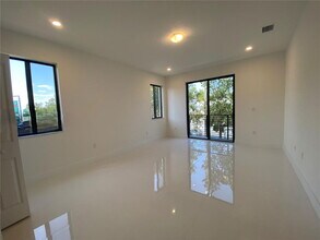2434 SW 145th Pl in Miami, FL - Building Photo - Building Photo