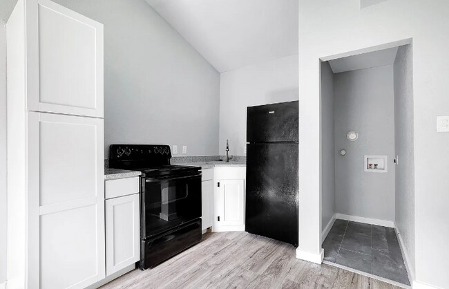 151 Hopi St-Unit -Unit 2 in San Antonio, TX - Building Photo - Building Photo