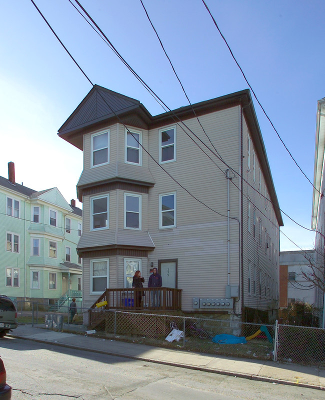 299 Mulberry St in Fall River, MA - Building Photo - Building Photo