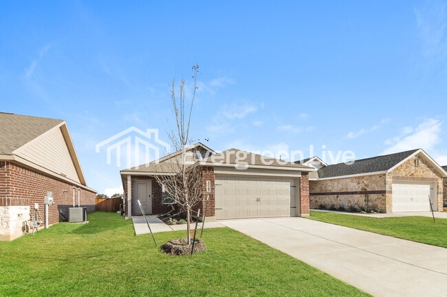 2029 Sulky Ln in Aubrey, TX - Building Photo - Building Photo