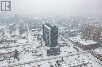 181 King St S in Waterloo, ON - Building Photo - Building Photo