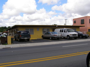 3160 Palm Ave in Hialeah, FL - Building Photo - Building Photo