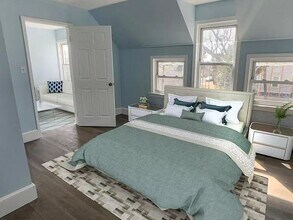 34 N Clarendon St, Unit FL 2-Rear in Cranston, RI - Building Photo - Building Photo