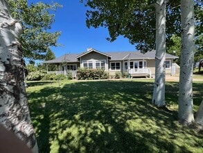 542 Pittville Rd in Mcarthur, CA - Building Photo - Building Photo