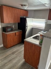 4425 NW 23rd Ct in Miami, FL - Building Photo - Building Photo