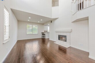 215 Marquis Terrace in Fremont, CA - Building Photo - Building Photo