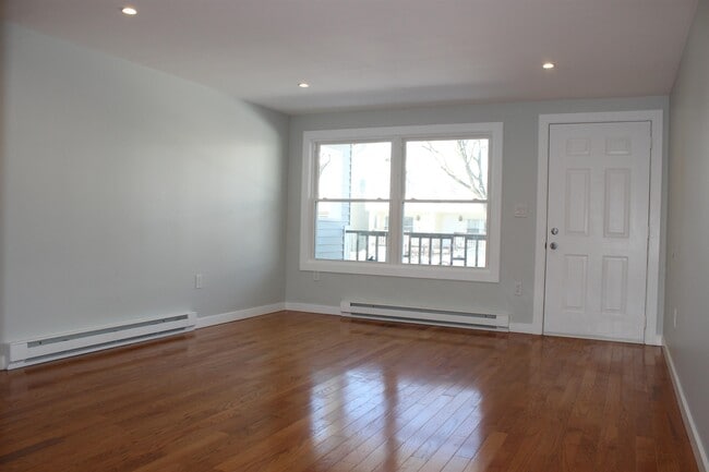 390 Pacific Ave in Jersey City, NJ - Building Photo - Building Photo