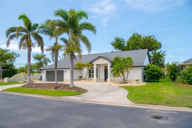 1010 Joyce Ct in Venice, FL - Building Photo - Building Photo