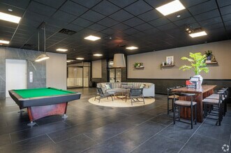 201 Newark Pompton Turnpike in Little Falls, NJ - Foto de edificio - Building Photo