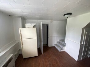 1239 4th St-Unit -1239 Fourth St Downstairs in Slatington, PA - Building Photo - Building Photo