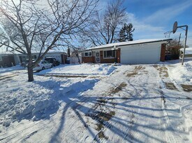 30503 Dover Ave in Warren, MI - Building Photo