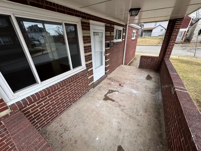 property at 3105 Jenny Lind St