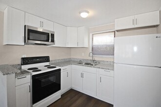 476 Tanager Rd in Venice, FL - Foto de edificio - Building Photo