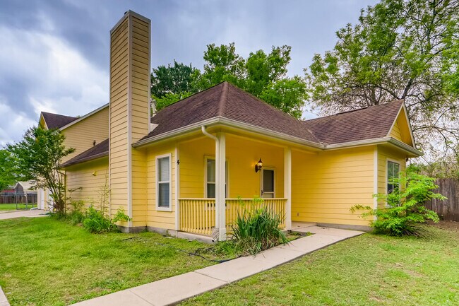 2113 Thrasher Ln in Austin, TX - Building Photo - Building Photo