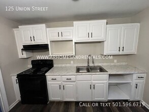 125 Union St in Jacksonville, AR - Building Photo - Building Photo