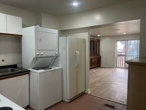 700 Brock Av in Toronto, ON - Building Photo - Building Photo