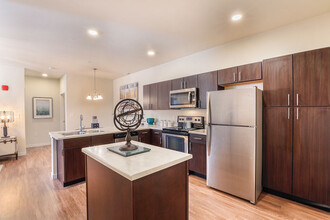 Aventura at Maryland Oaks in St. Louis, MO - Building Photo - Building Photo