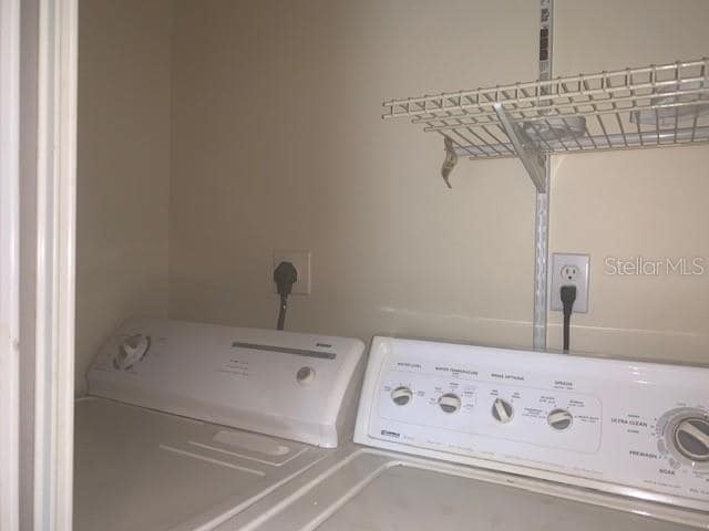 2037 Sunset Grove Ln in Clearwater, FL - Building Photo - Building Photo