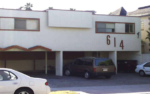 614 W Dryden in Glendale, CA - Foto de edificio - Building Photo