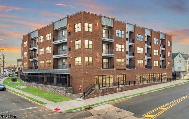 The Madison at Elizabeth in Elizabeth, NJ - Building Photo - Building Photo