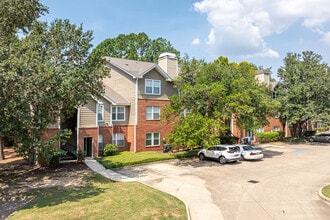 Maison Bocage Apartments in Baton Rouge, LA - Building Photo - Building Photo