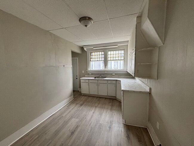 14 E 6th Ave in Hutchinson, KS - Building Photo - Building Photo