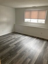 Myrtle Street in Malden, MA - Foto de edificio - Interior Photo