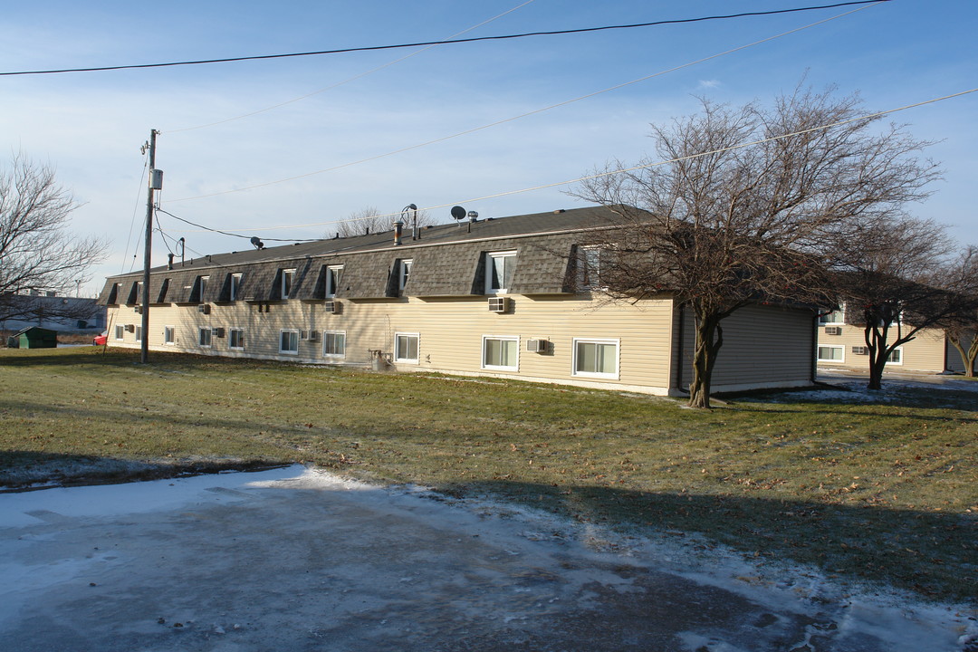 2003-2005 W 1st St in Ankeny, IA - Foto de edificio