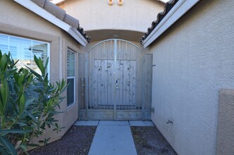 9265 Gentle Cascade Ave in Las Vegas, NV - Building Photo - Building Photo