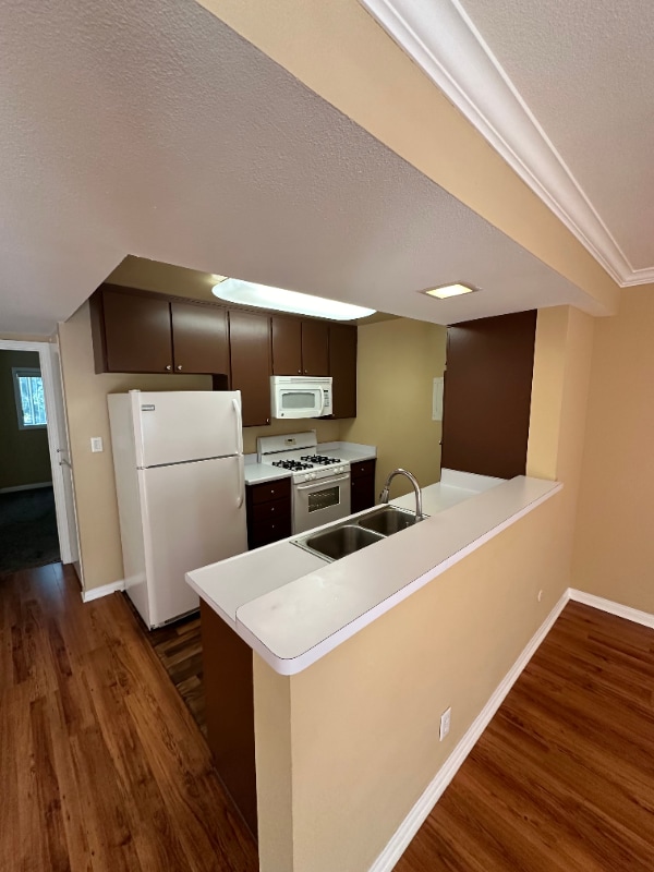 338 S Arroyo Dr in San Gabriel, CA - Foto de edificio - Building Photo