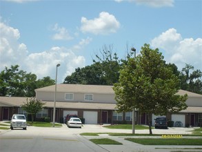 Hickory Glen Townhomes in St. Cloud, FL - Building Photo - Building Photo