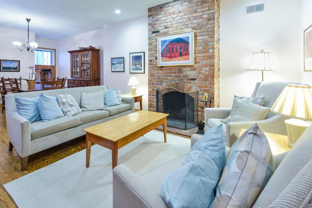 1127 Independence Ave SE in Washington, DC - Building Photo