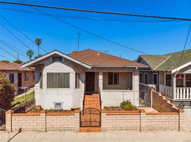 236 W 12th St in Los Angeles, CA - Building Photo