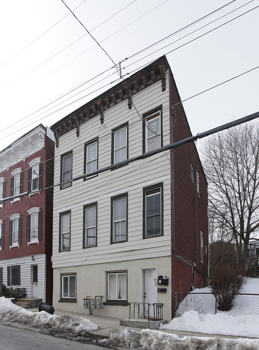 21 Sloan St in Albany, NY - Building Photo