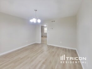 2390 Karen Ln in Hatboro, PA - Foto de edificio - Building Photo