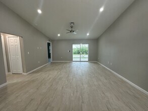 11144 Pendleton Ave in Englewood, FL - Building Photo - Building Photo