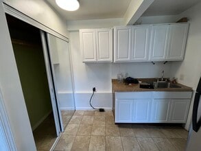 32 Wintergreen Dr, Unit 1 in Coram, NY - Building Photo - Building Photo